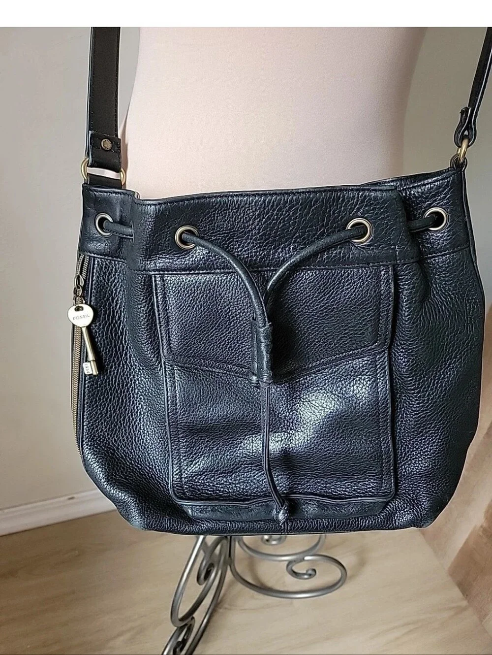 Vintage Fossil Black Pebbled Leather Crossbody Bag with Drawstring Detail